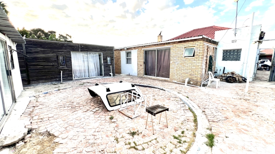 3 Bedroom Property for Sale in Rugby Western Cape